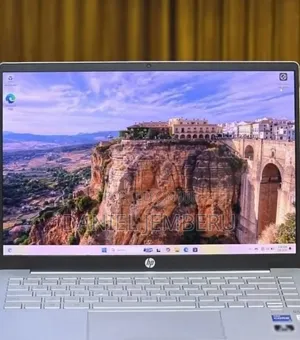 New Laptop HP Pavilion 13 16GB Intel Core i5 SSD 512GB
