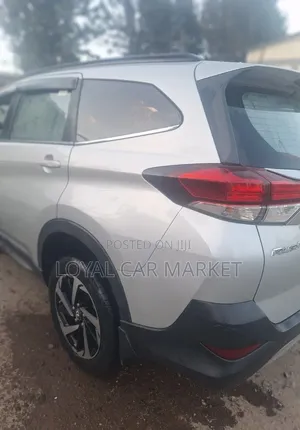 Toyota Rush 2021 Silver
