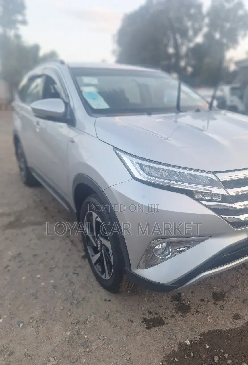 Toyota Rush 2021 Silver