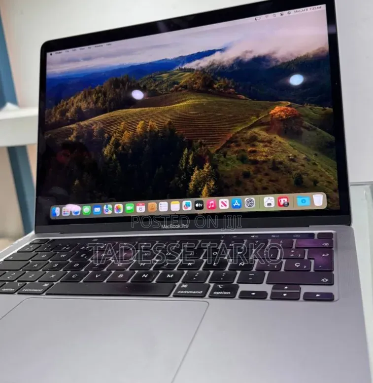 New Laptop Apple MacBook Pro 2021 M1 16GB Apple M1 Pro SSD 512GB