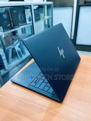 New Laptop HP Dragonfly Folio 16GB Intel Core i7 SSD 512GB