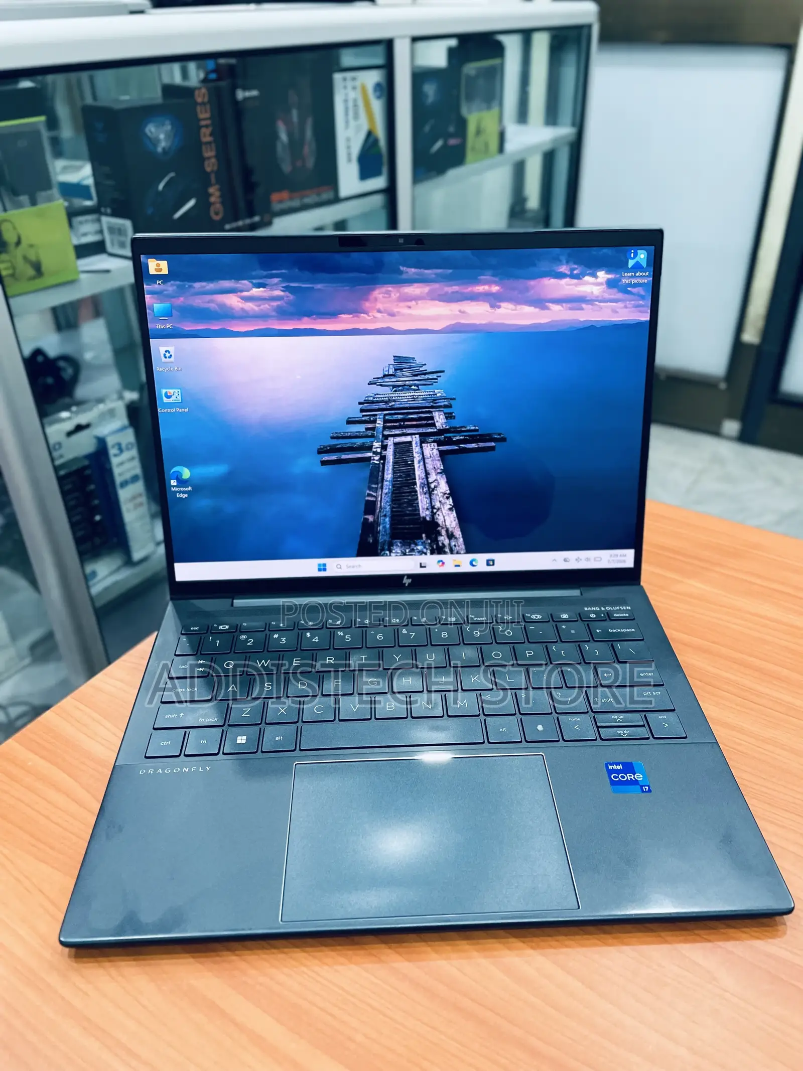 New Laptop HP Dragonfly Folio 16GB Intel Core i7 SSD 512GB