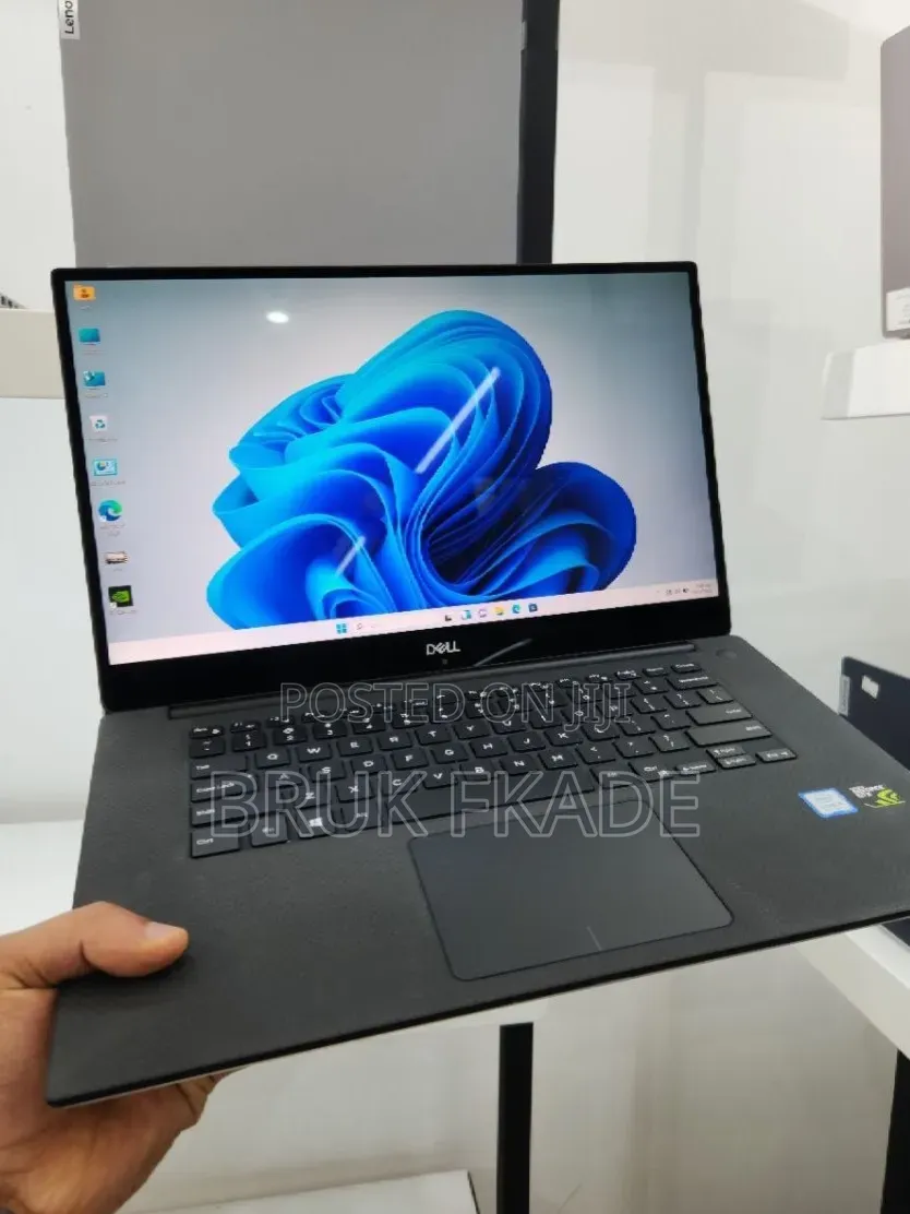 New Laptop Dell XPS 15 16GB Intel Core i7 SSD 512GB