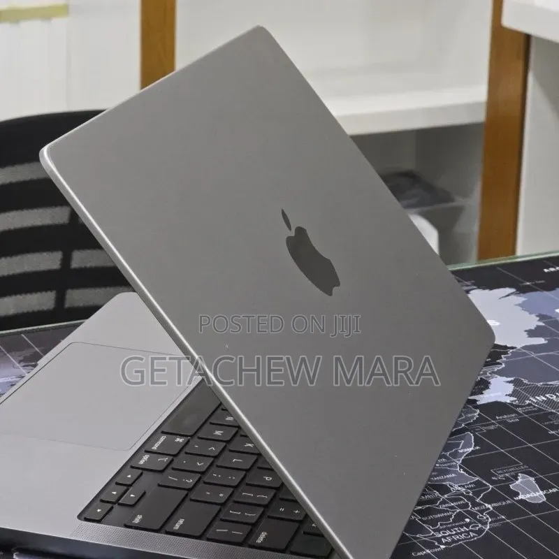 New Laptop Apple MacBook Pro 2023 M3 8GB Apple M3 SSD 512GB