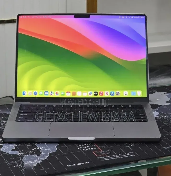 New Laptop Apple MacBook Pro 2023 M3 8GB Apple M3 SSD 512GB