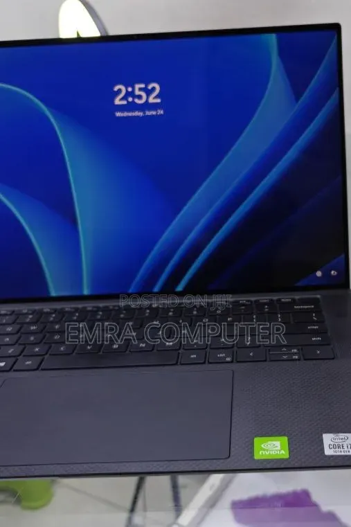 New Laptop Dell 16GB Intel Core i7 SSD 512GB