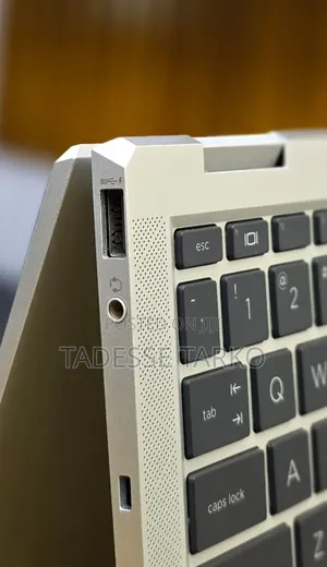 New Laptop HP EliteBook 1040 G8 16GB Intel Core i7 SSD 512GB