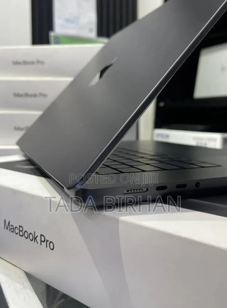 New Laptop Apple MacBook Pro 2023 M3 Max 36GB Apple M3 Max SSD 1T