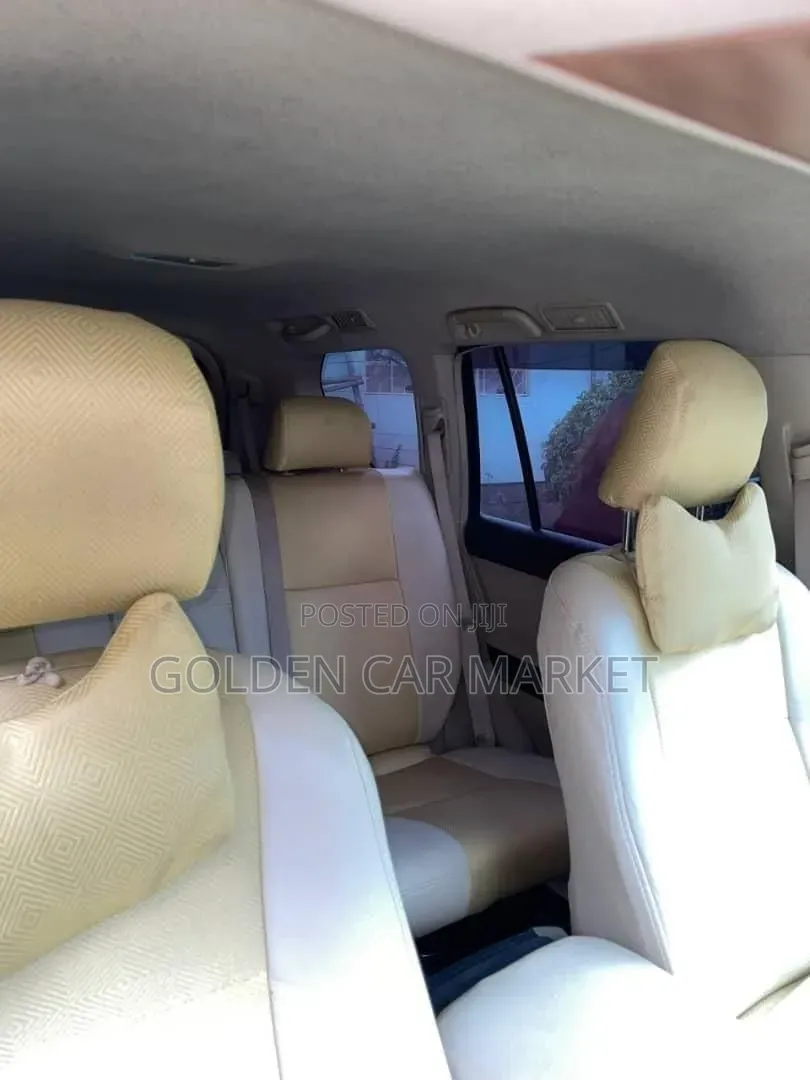 Toyota Land Cruiser Prado 2010 White
