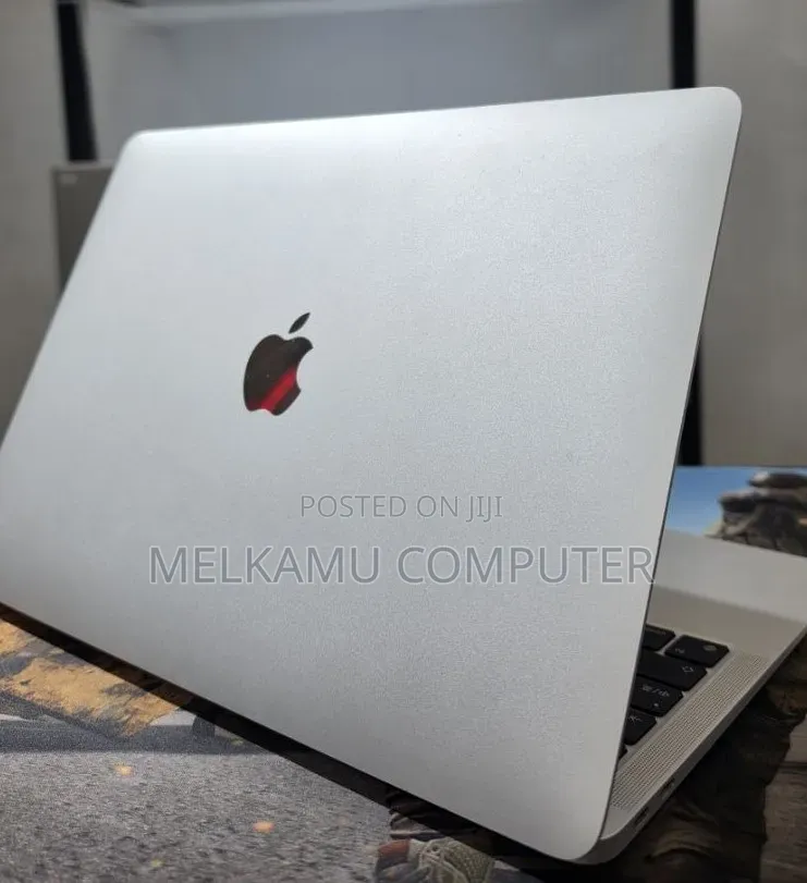 New Laptop Apple MacBook Air 2020 M1 8GB Apple M1 SSD 256GB