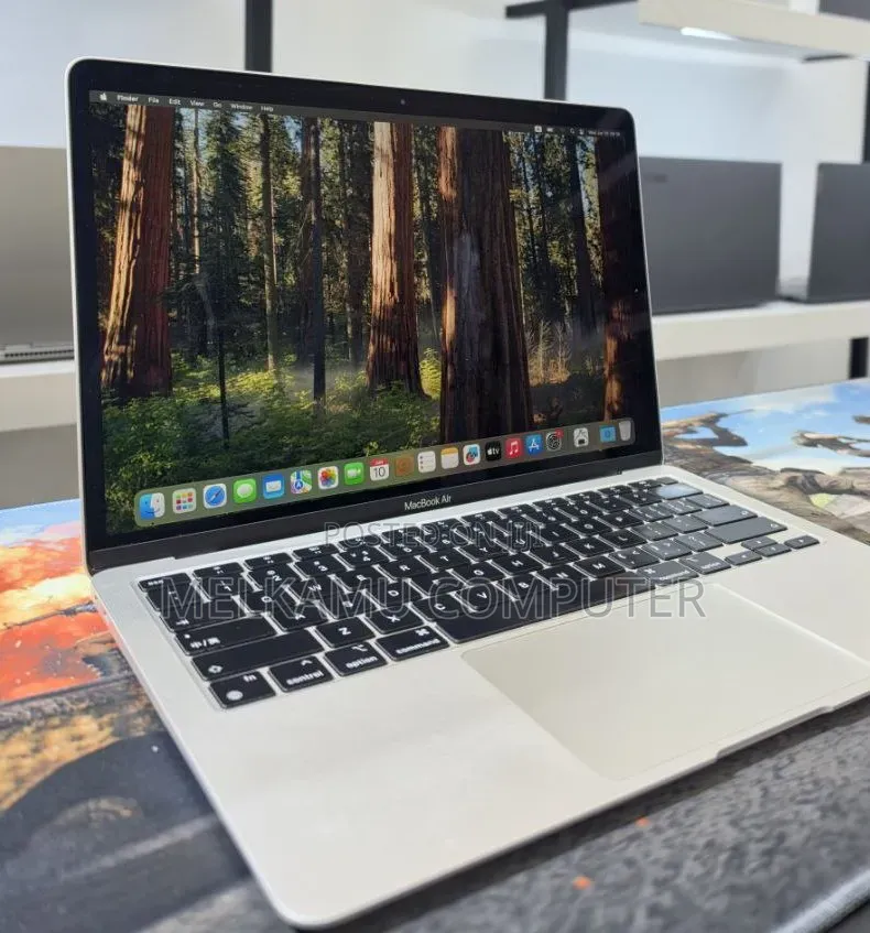 New Laptop Apple MacBook Air 2020 M1 8GB Apple M1 SSD 256GB