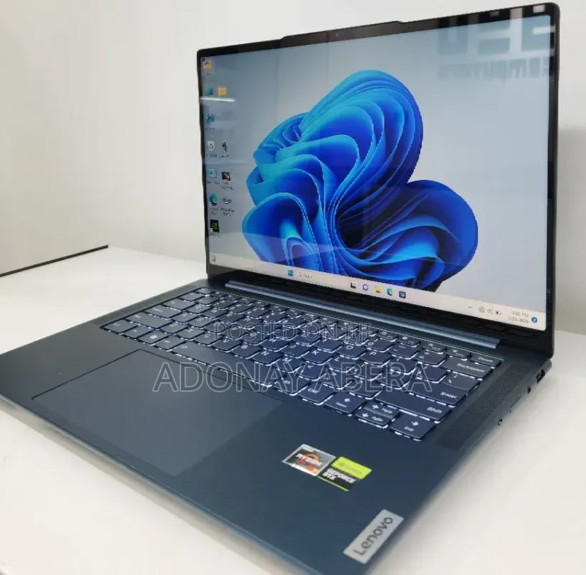 New Laptop Lenovo 16GB AMD Ryzen 7 SSD 512GB