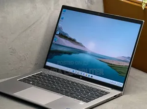 New Laptop HP ZBook Firefly G9 16GB Intel Core i7 SSD 512GB