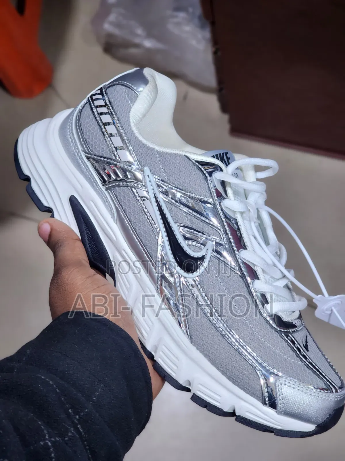 Nike Initiator Metallic Silver