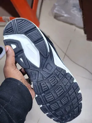 Nike Initiator Black Premium Quality