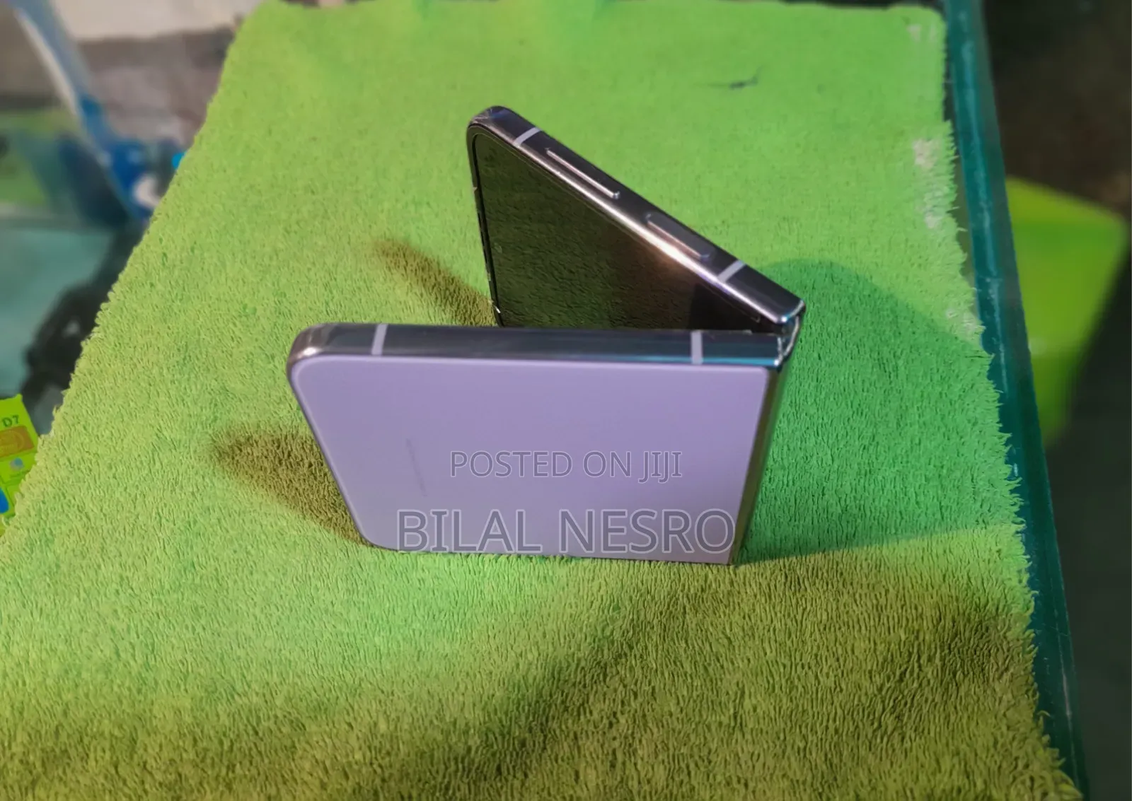 New Samsung Galaxy Z Flip4 256 GB Purple
