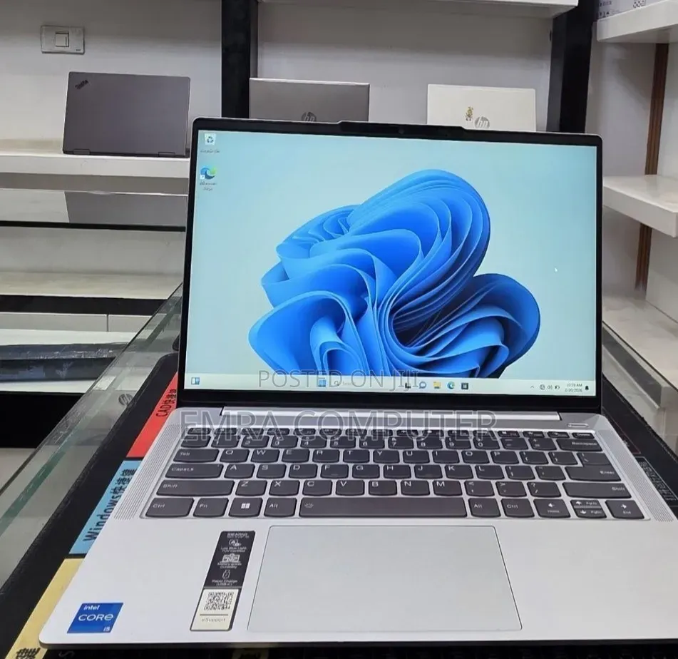 New Laptop Lenovo 16GB Intel Core i5 SSD 512GB