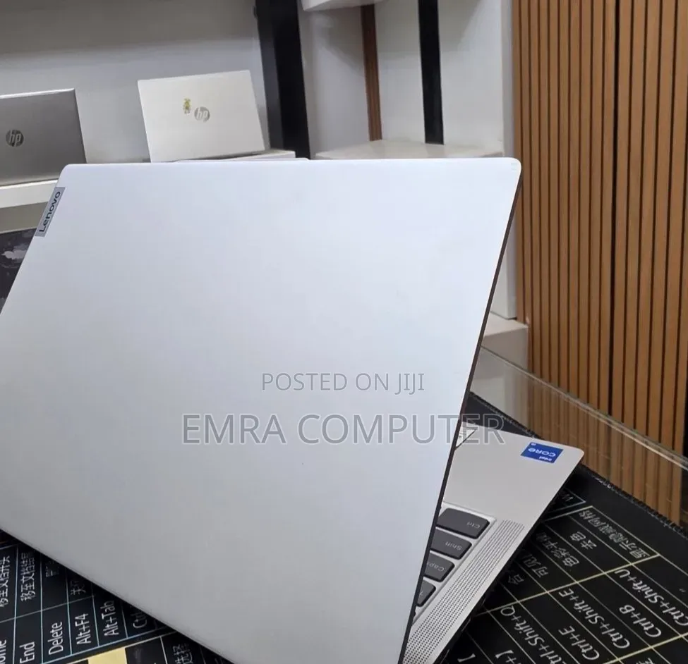 New Laptop Lenovo 16GB Intel Core i5 SSD 512GB