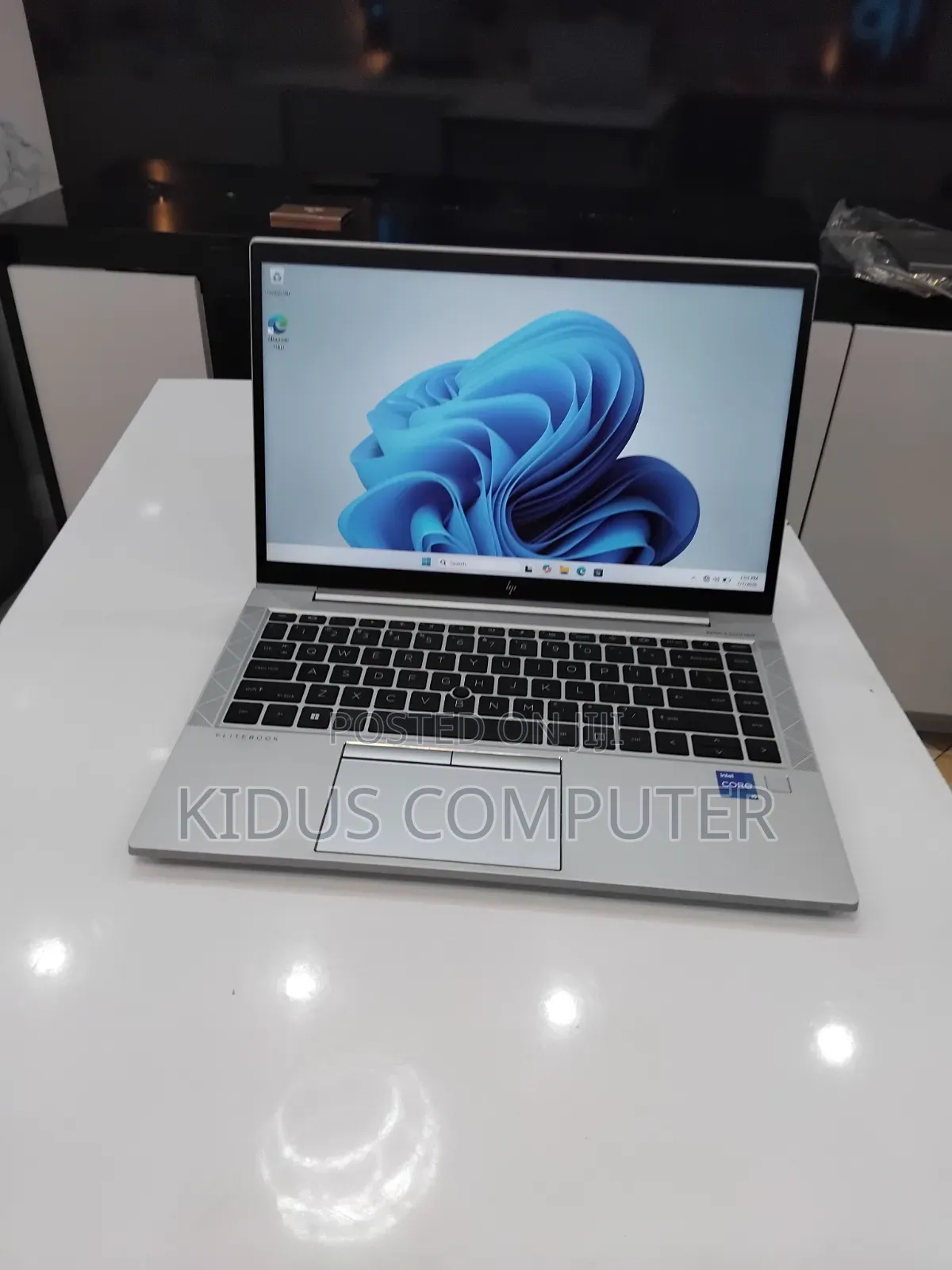 New Laptop HP EliteBook 840 G8 16GB Intel Core i5 SSD 512GB