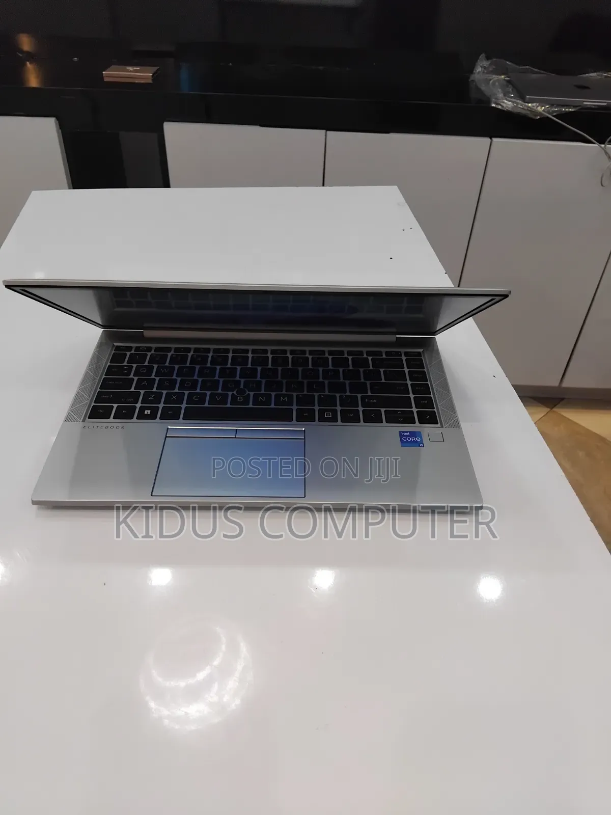 New Laptop HP EliteBook 840 G8 16GB Intel Core i5 SSD 512GB