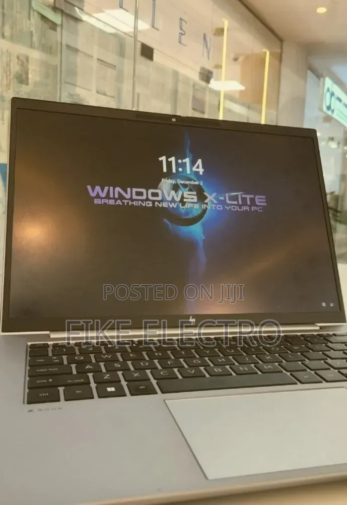 New Laptop HP ZBook Firefly 14 G10 16GB Intel Core i7 SSD 512GB