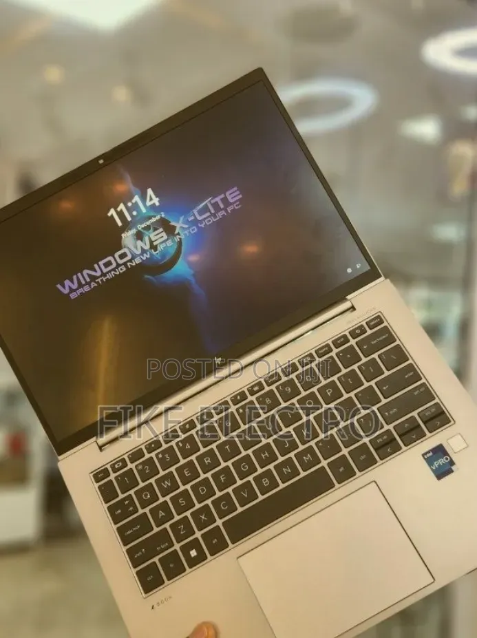 New Laptop HP ZBook Firefly 14 G10 16GB Intel Core i7 SSD 512GB
