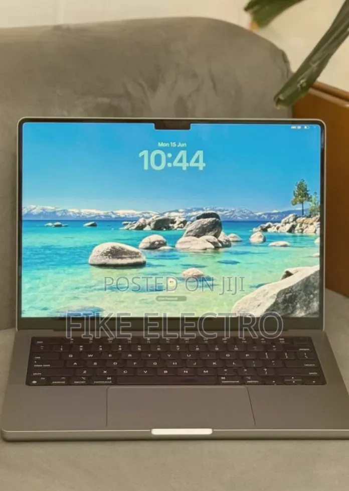 New Laptop Apple MacBook Pro 2021 M1 16GB Apple M1 Pro SSD 1T