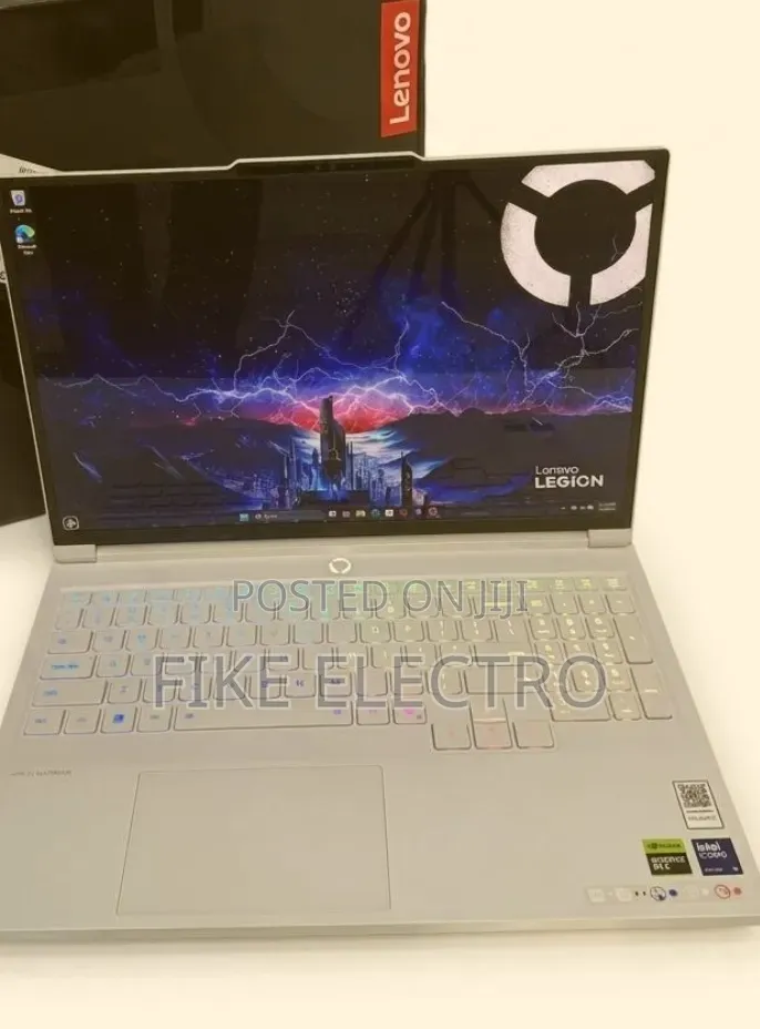New Laptop Lenovo Legion Pro 7 32GB Intel Core Ultra 9 SSD 1T