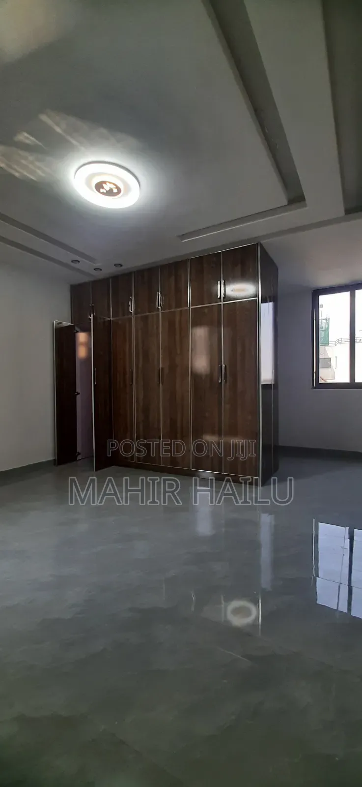 5bdrm Apartment in Real, Bole for rent