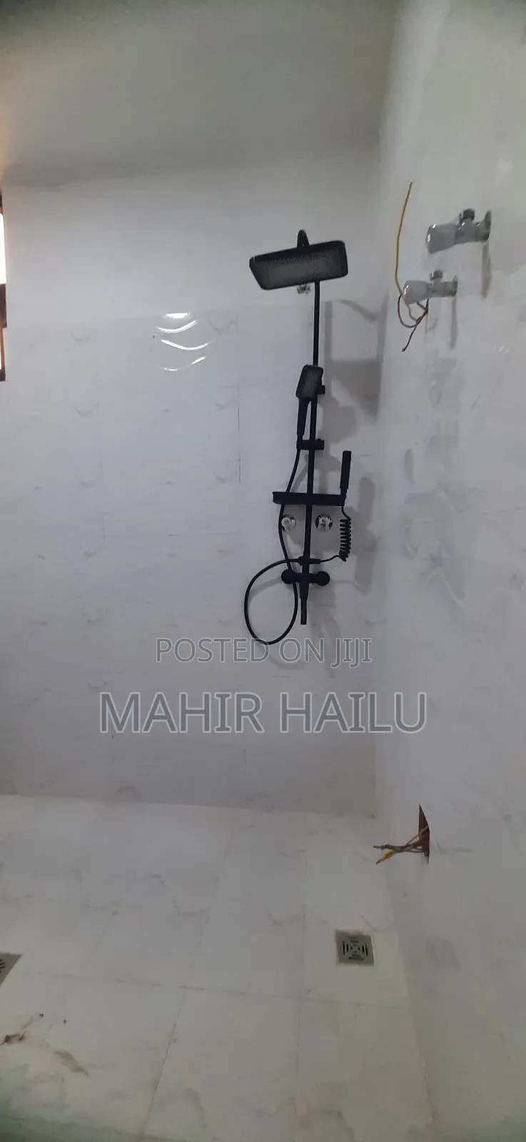 5bdrm Apartment in Real, Bole for rent
