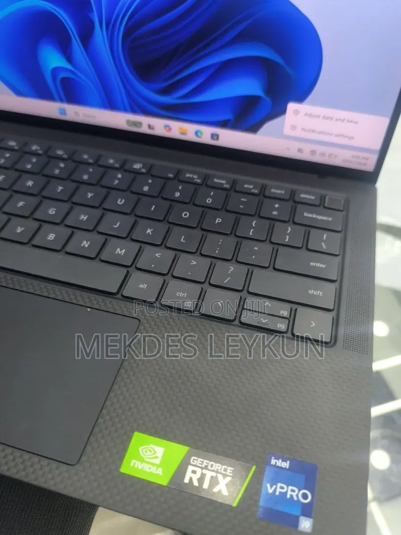 New Laptop Dell Precision 5570 32GB Intel Core i9 SSD 512GB