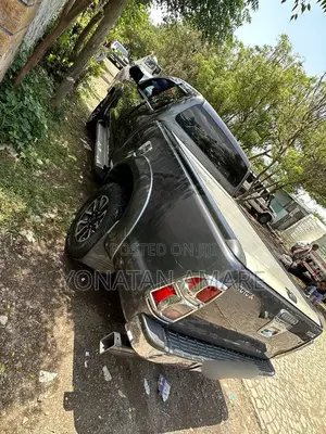 Toyota Hilux 2015 Gray