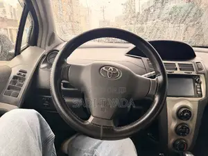 Toyota Yaris 2010 Burgundy