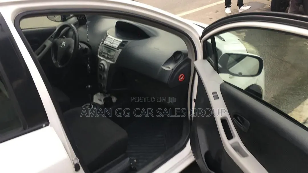 Toyota Yaris 2011 White