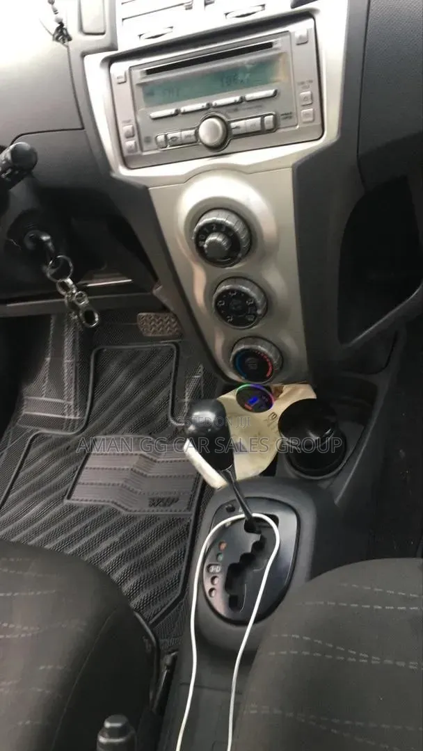 Toyota Yaris 2011 White