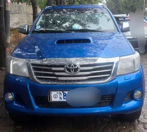 Toyota Hilux 2013 Blue