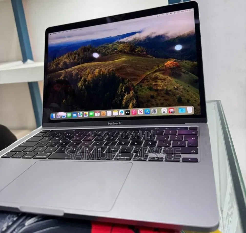 New Laptop Apple MacBook Pro 2020 M1 16GB Apple M1 Pro SSD 512GB