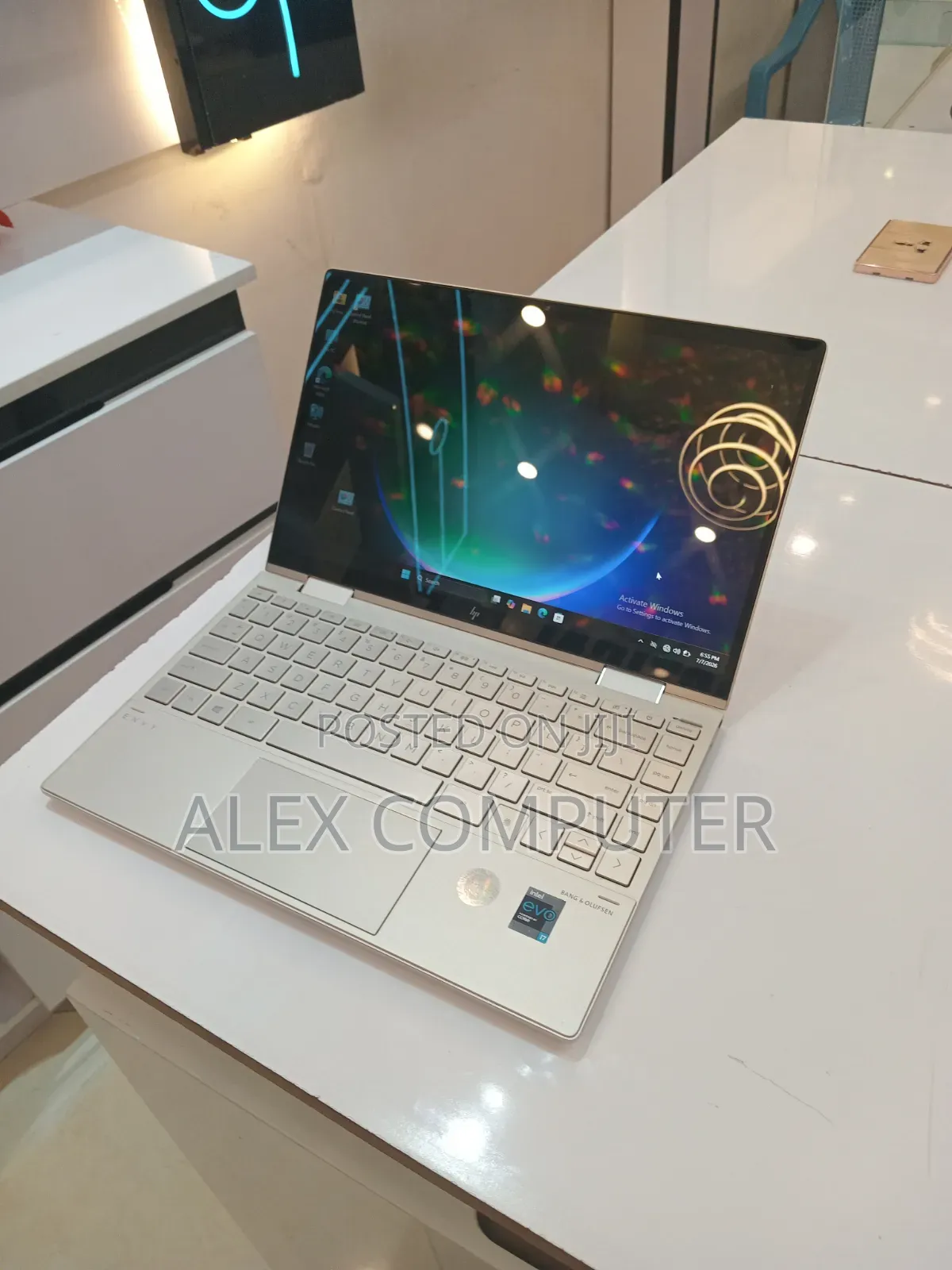 New Laptop HP Envy x360 8GB Intel Core i7 SSD 512GB