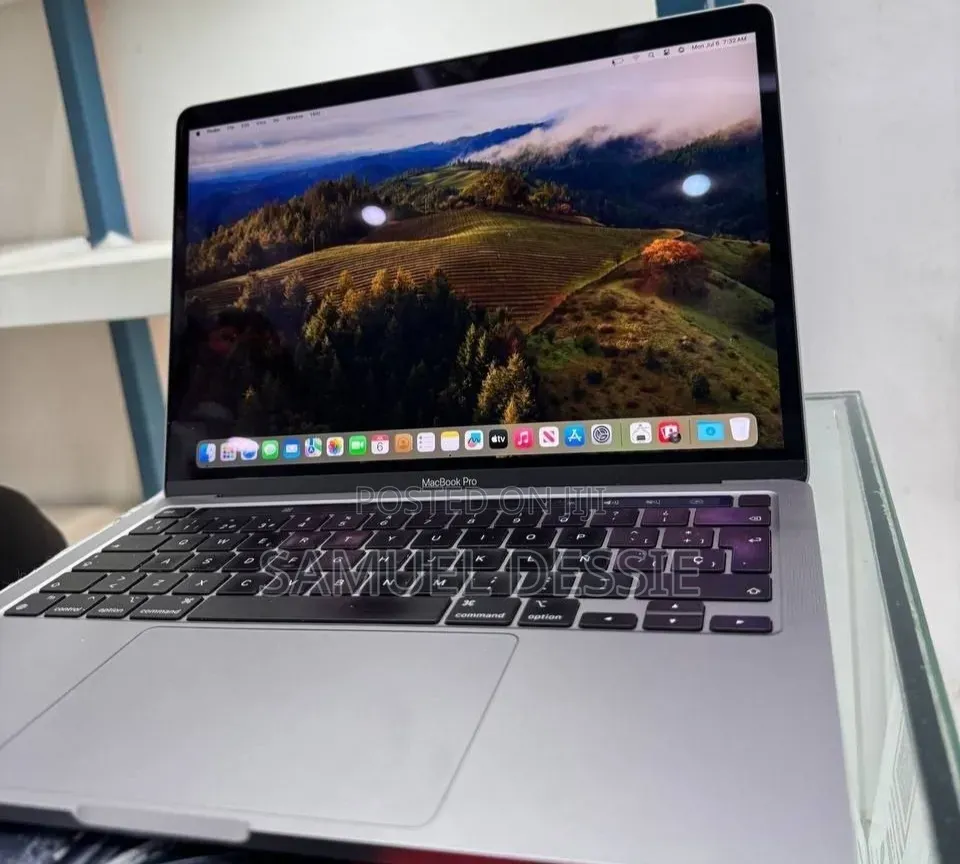 New Laptop Apple MacBook Pro 2020 M1 16GB Apple M1 Pro SSD 512GB