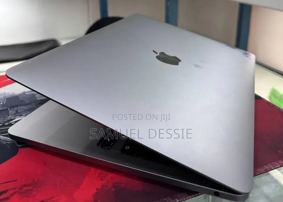 New Laptop Apple MacBook Pro 2020 M1 16GB Apple M1 Pro SSD 512GB