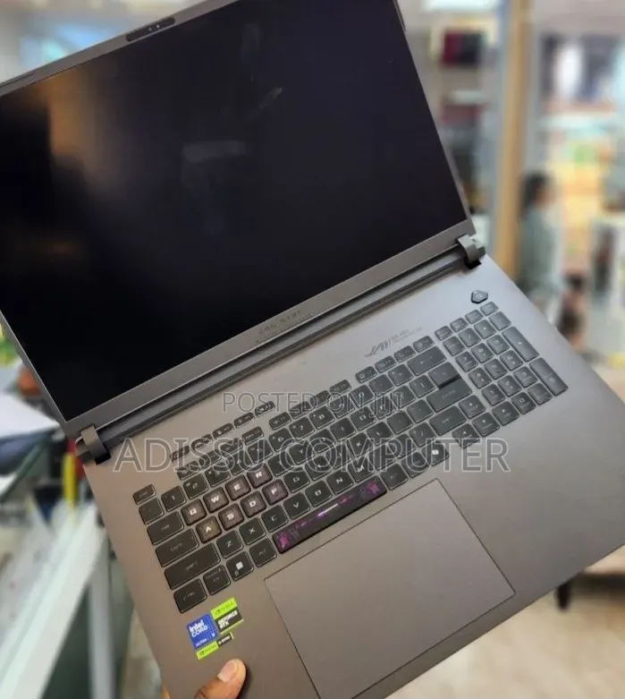 New Laptop Asus ROG Strix G18 32GB Intel Core i9 SSD 2T