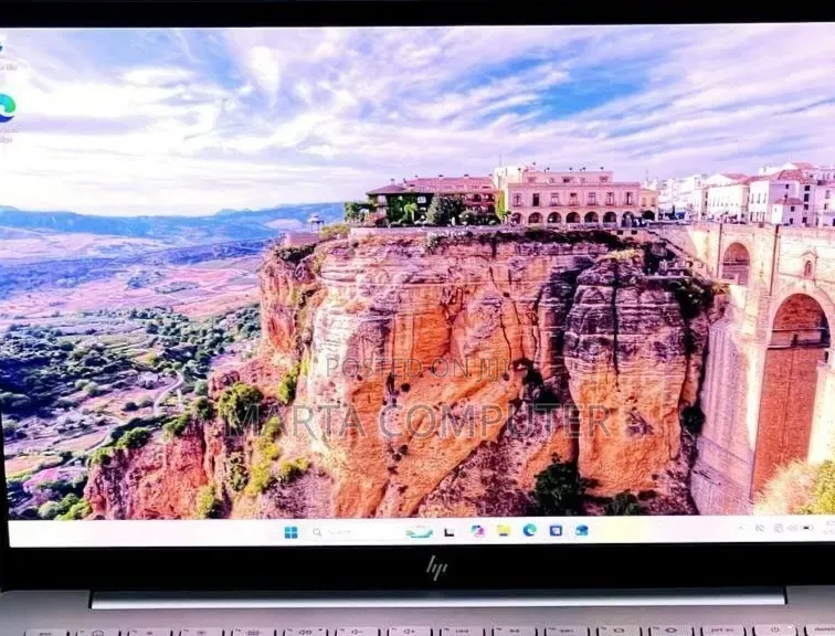 New Laptop HP Pavilion 13 16GB Intel Core i5 SSD 1T