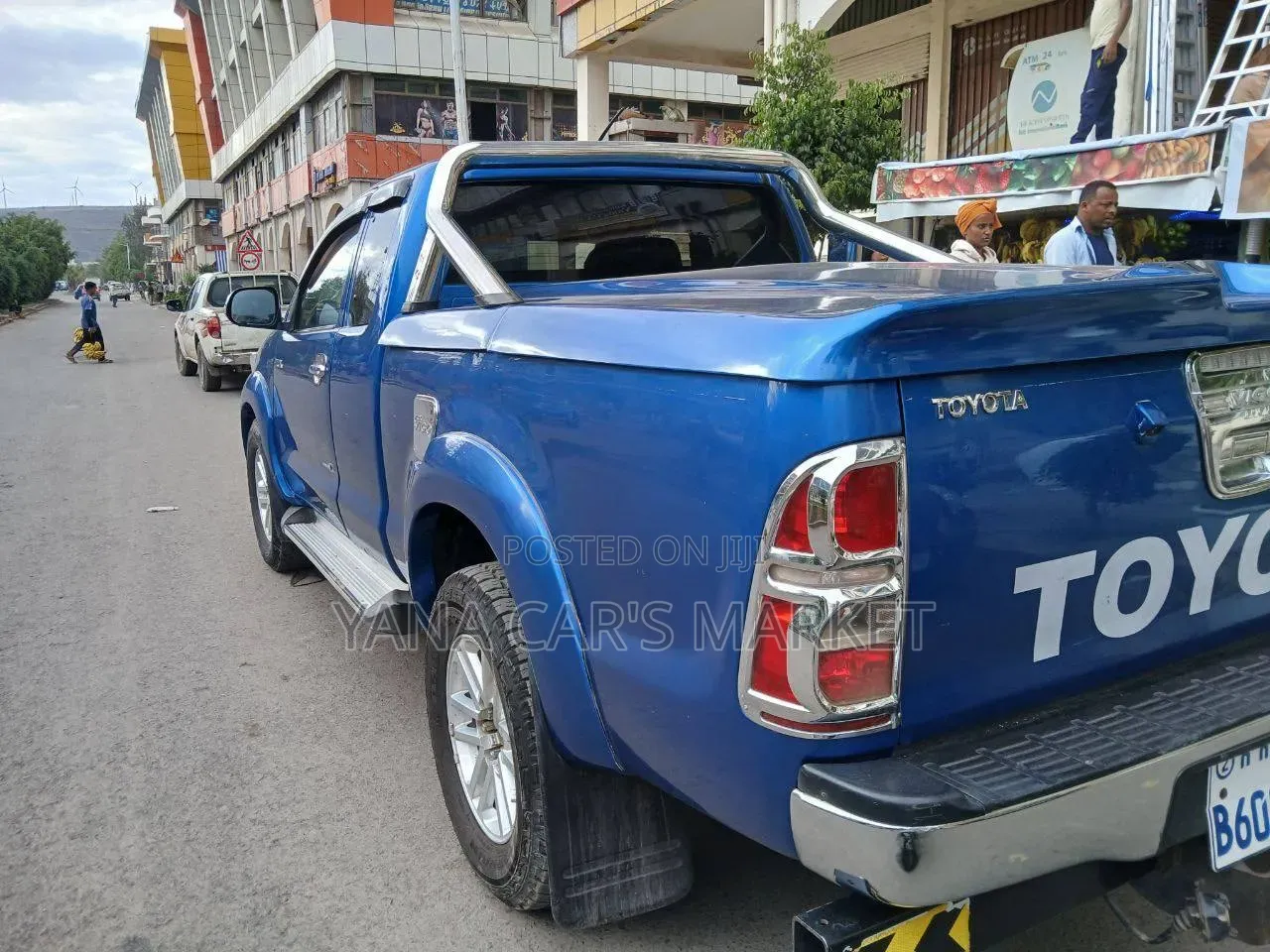 Toyota Hilux 2013 Blue