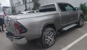 Toyota Hilux 2020 Gold