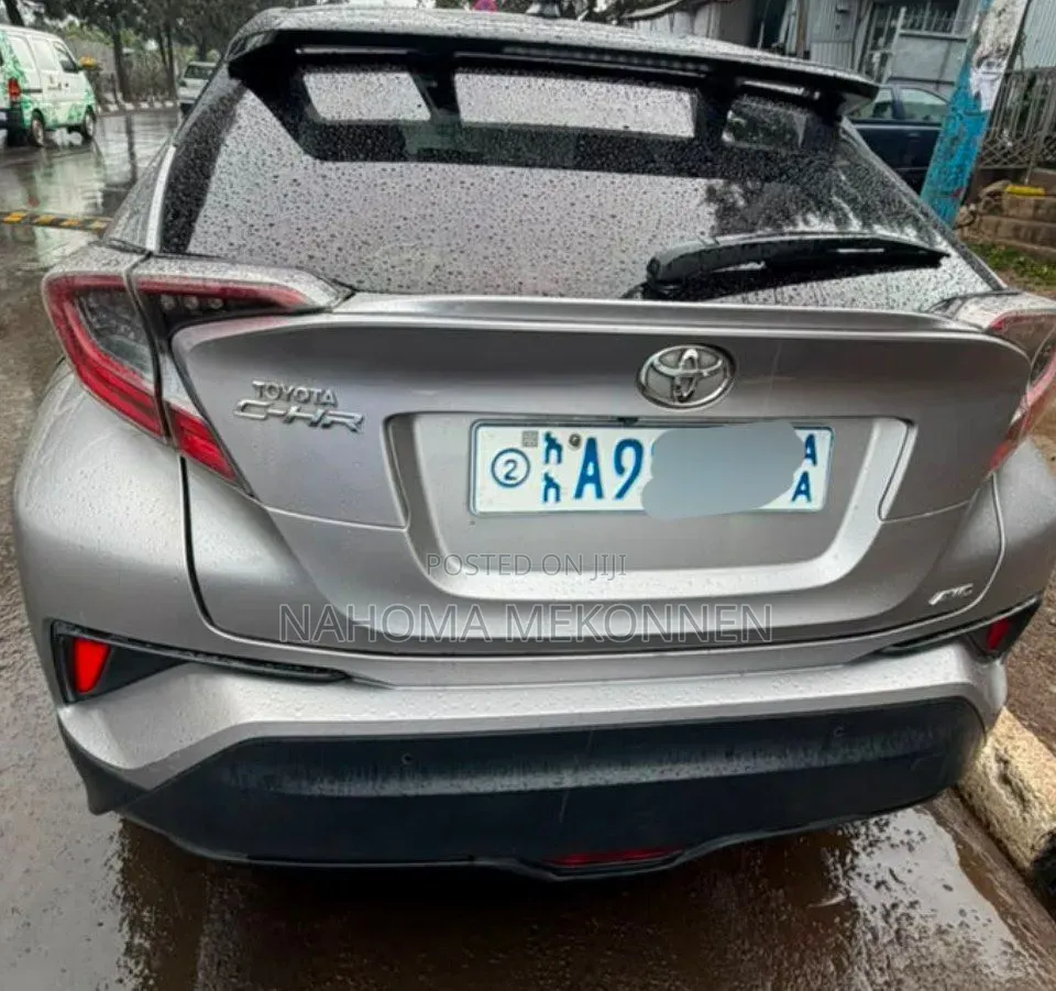 Toyota C-HR 2017 Silver