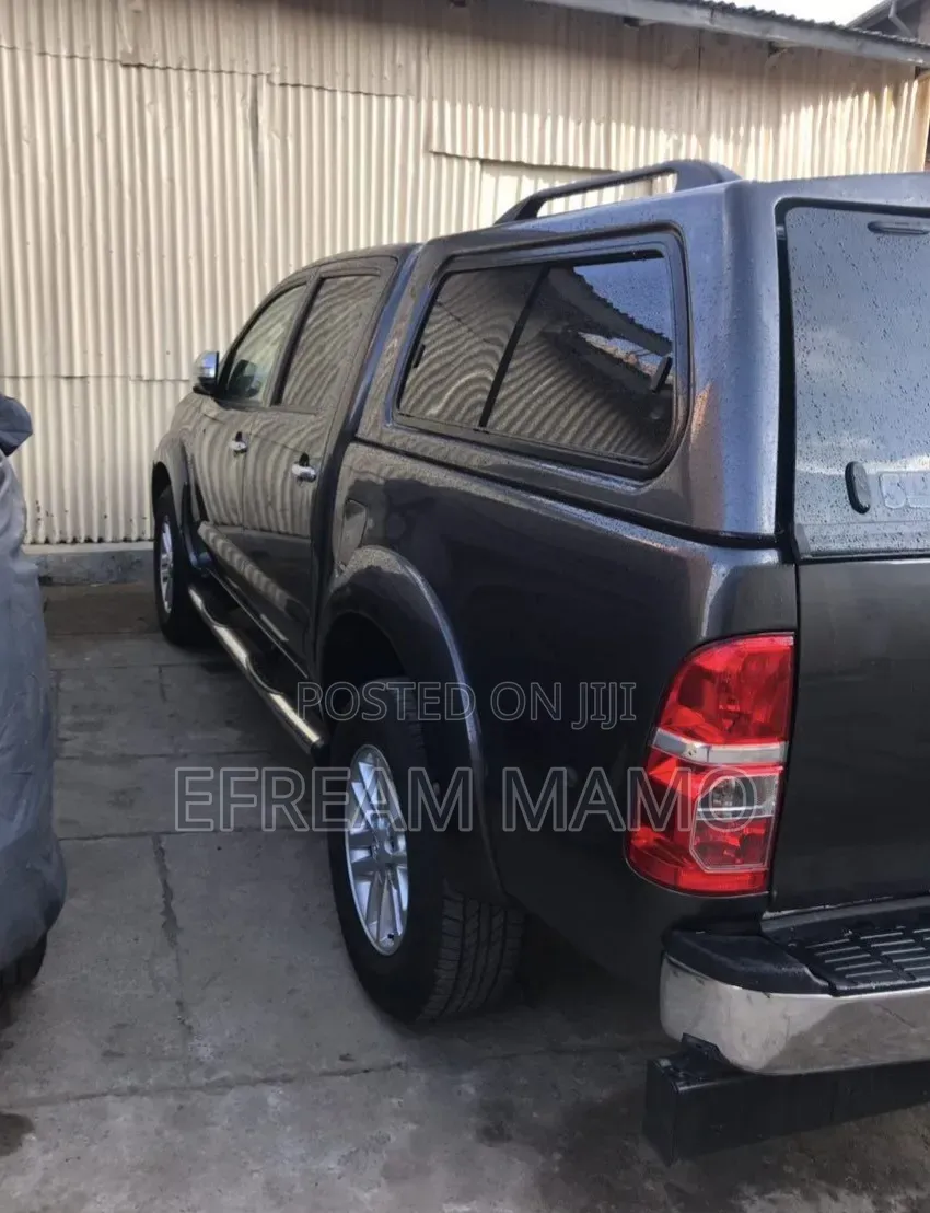 Toyota Hilux 2015