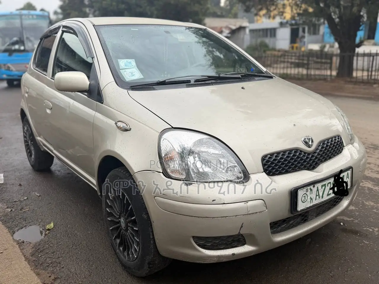 Toyota Vitz 1.0 FWD 5dr 2004 Yellow