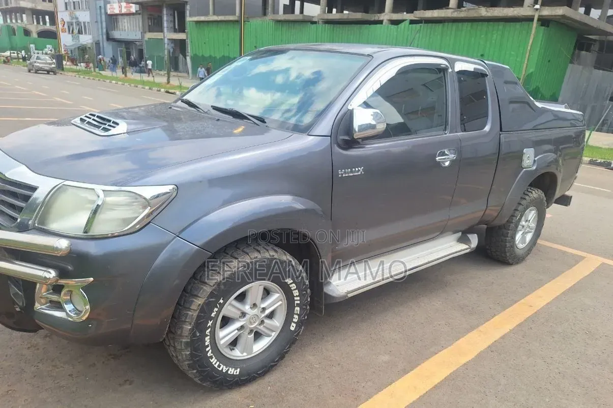 Toyota Hilux 2012
