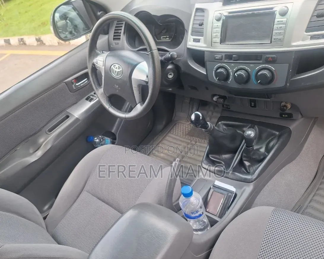 Toyota Hilux 2012