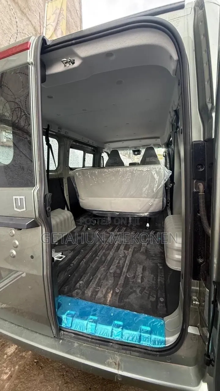 New Geely Galaxy L7 2025 Gray